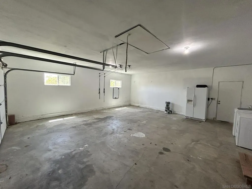 27452 Silver Lakes Pkwy, Helendale, California 92342 home-pic-17