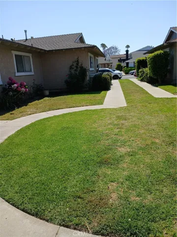 16542 Sabot Lane, Huntington Beach, California 92647