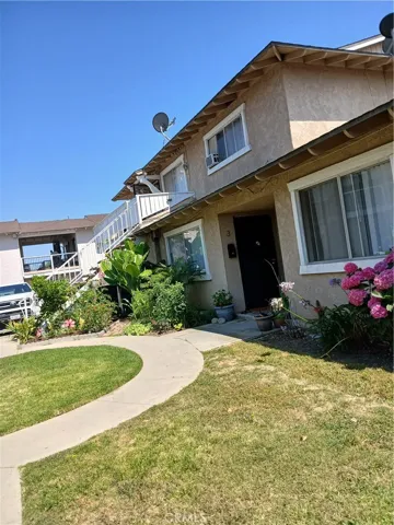 16542 Sabot Lane, Huntington Beach, California 92647