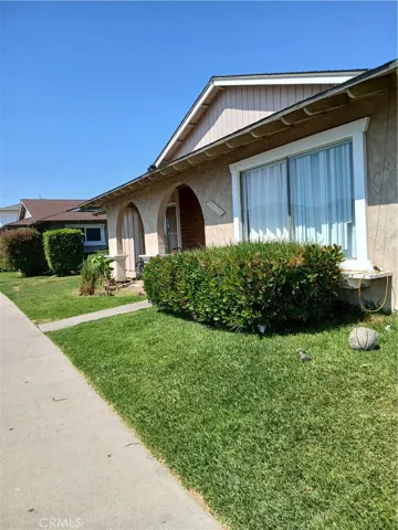 16542 Sabot Lane, Huntington Beach, California 92647