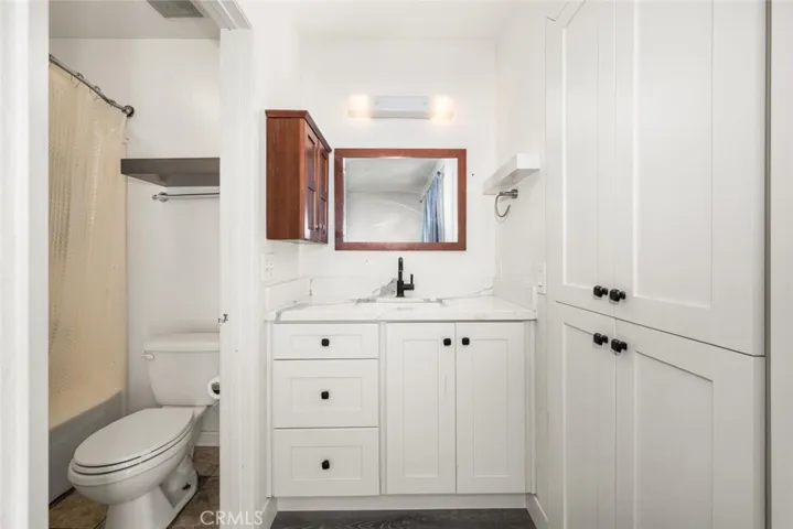Master vanity.