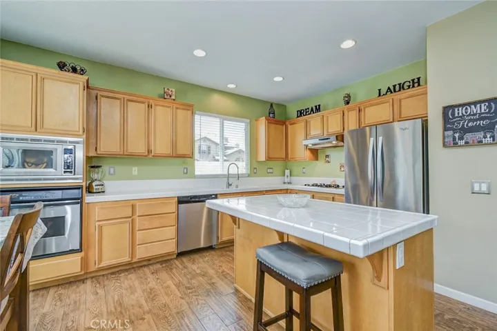 6174 Risingstar Drive, Eastvale, California 92880
