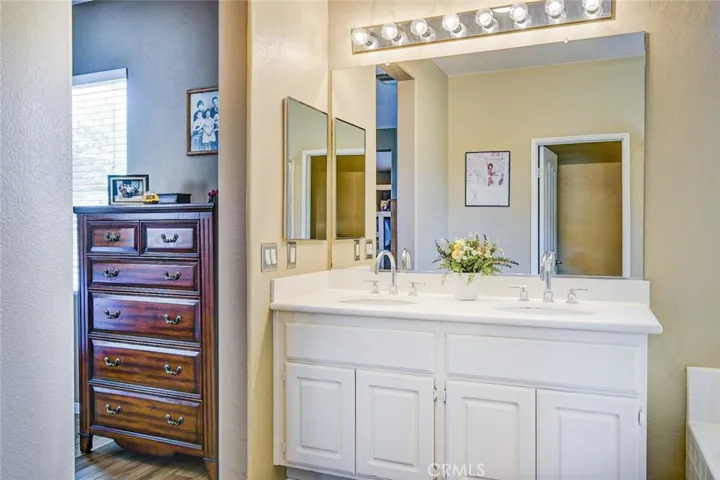 6174 Risingstar Drive, Eastvale, California 92880