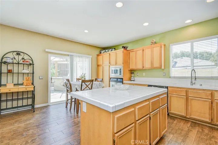 6174 Risingstar Drive, Eastvale, California 92880