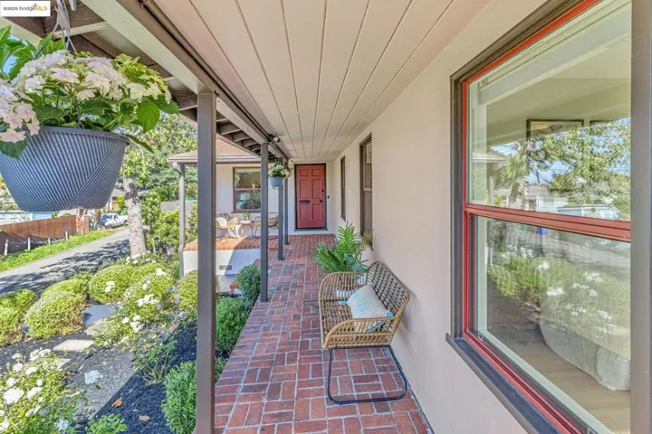 4053 Huntington, Oakland, California 94619