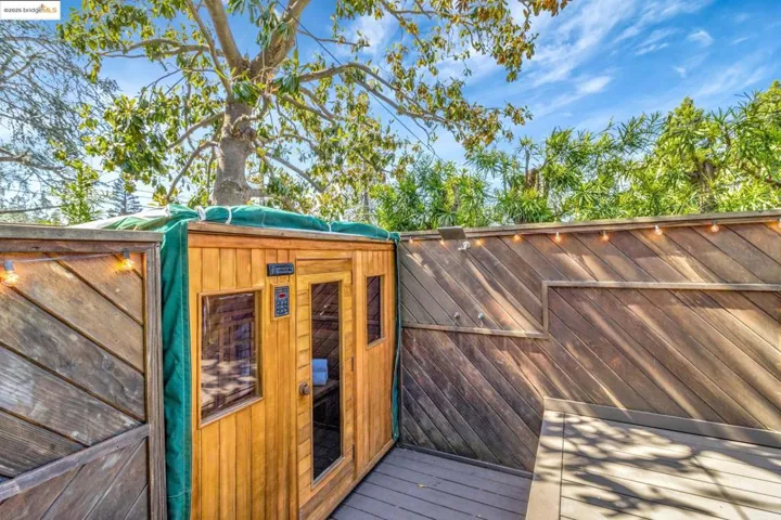 4053 Huntington, Oakland, California 94619