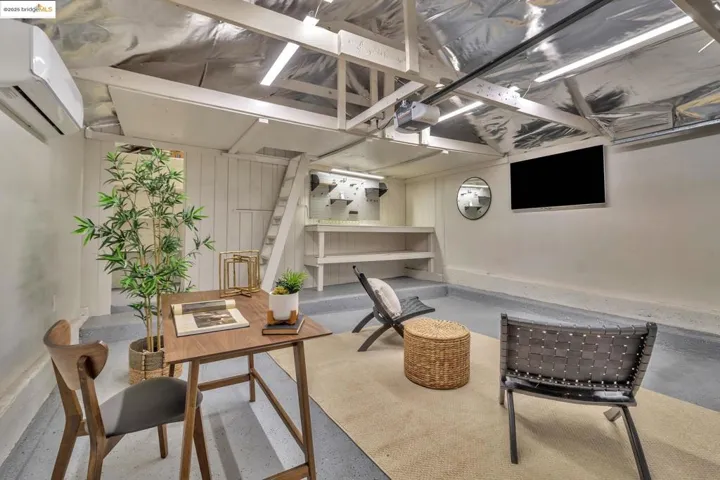 4053 Huntington, Oakland, California 94619