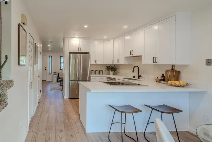 217 College View Dr, Rohnert Park, California 94928