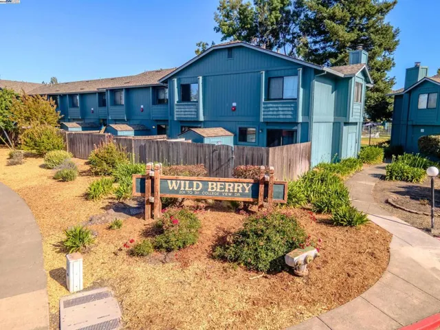 217 College View Dr, Rohnert Park, California 94928