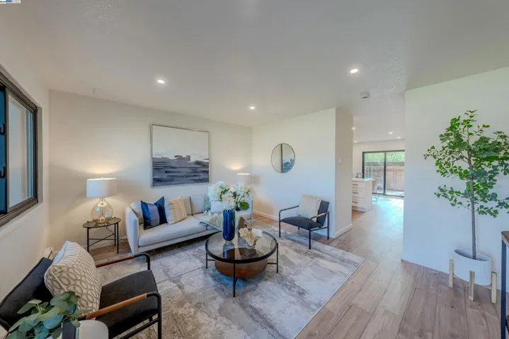 217 College View Dr, Rohnert Park, California 94928