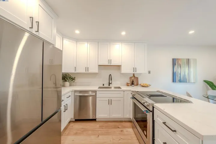 217 College View Dr, Rohnert Park, California 94928