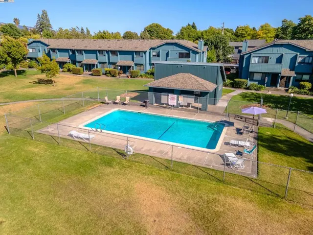 217 College View Dr, Rohnert Park, California 94928