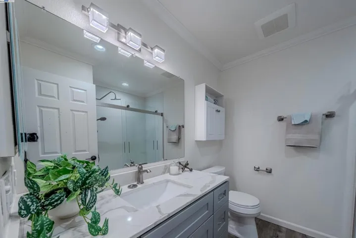 217 College View Dr, Rohnert Park, California 94928