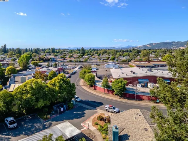 217 College View Dr, Rohnert Park, California 94928