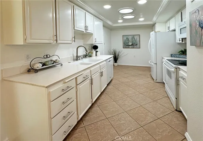 3525 Bahia Blanca W B, Laguna Woods, California 92637