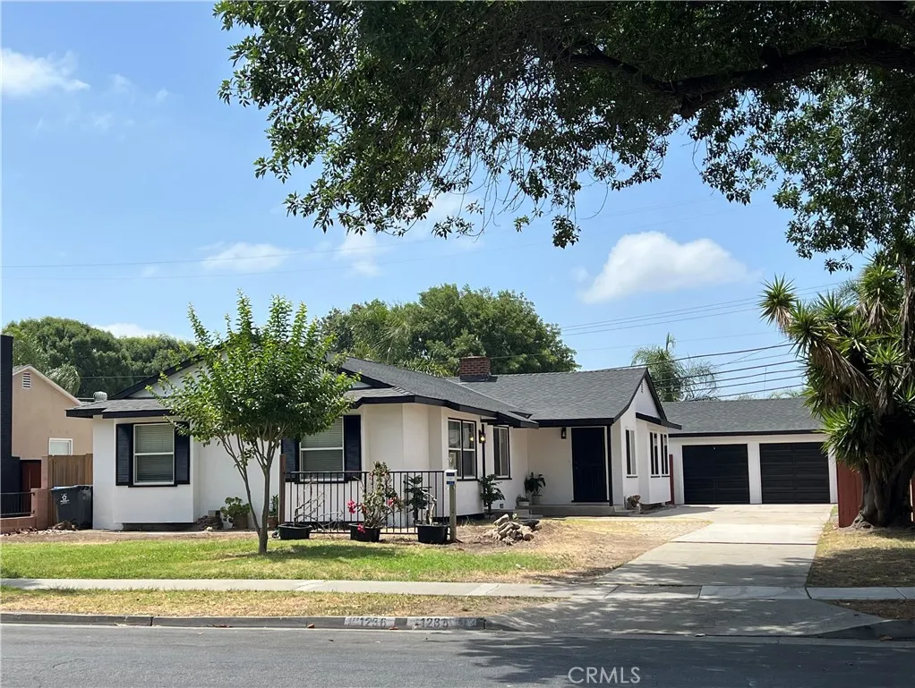 1236 W Santa Clara Avenue, Santa Ana, California 92706, 2 Bedrooms Bedrooms, ,1 BathroomBathrooms,Residential Lease,For Rent,Santa Clara,PW25142803