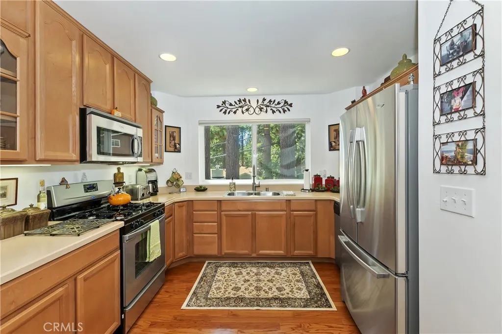 31816 Silver Spruce Drive, Running Springs, California 92382 — photo 5