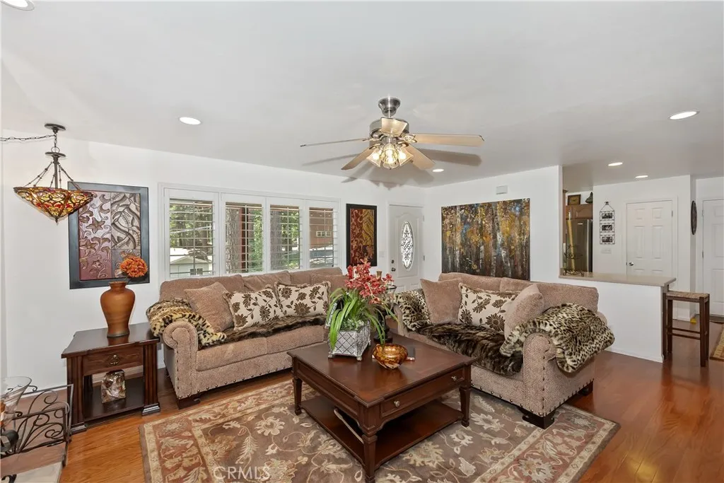 31816 Silver Spruce Drive, Running Springs, California 92382 — photo 4