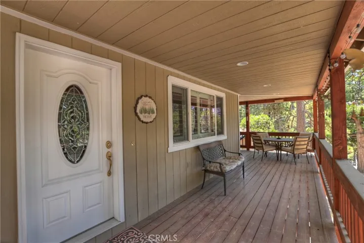 Cozy Front Porch Entry