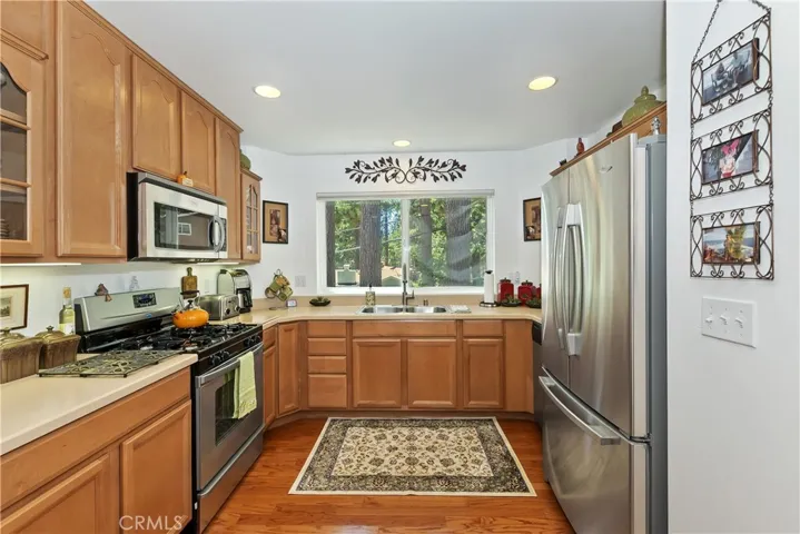 31816 Silver Spruce Drive, Running Springs, California 92382 — photo 4