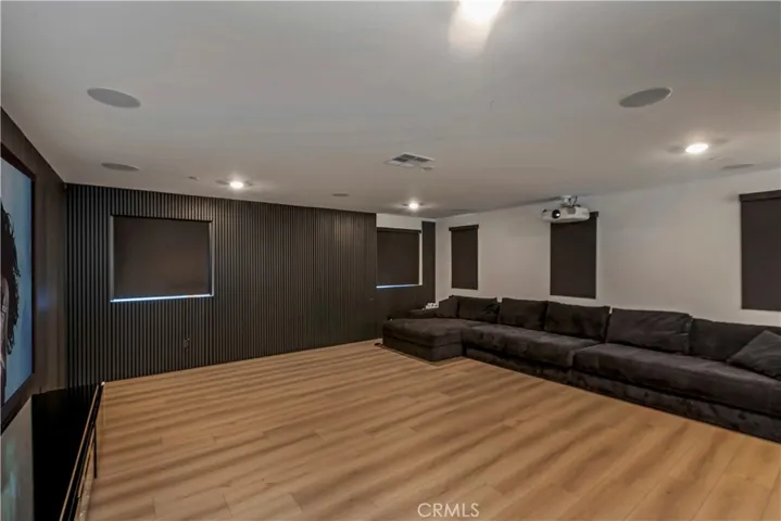 Loft / Home Theatre