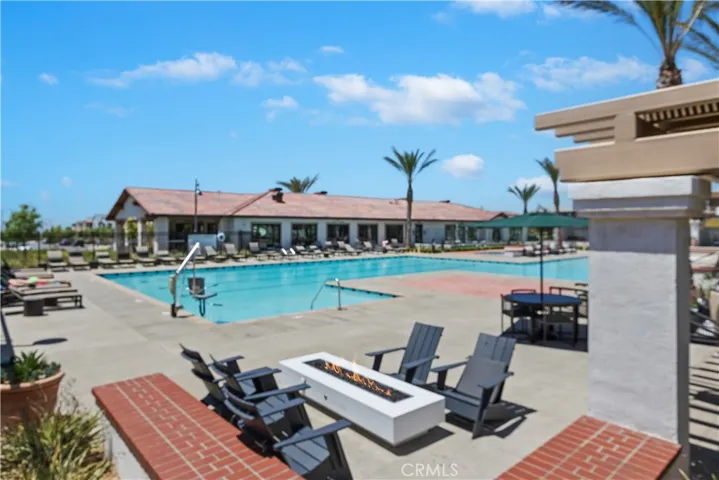 16707 Island Oak Street, Fontana, California 92336