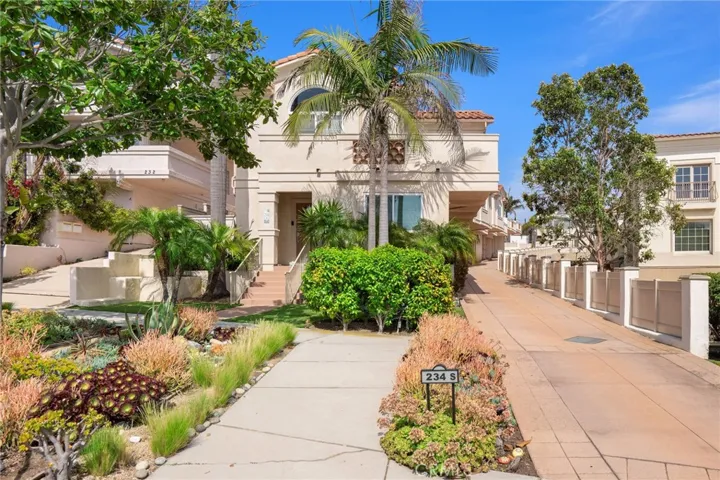 234 S Guadalupe Avenue E, Redondo Beach, California 90277