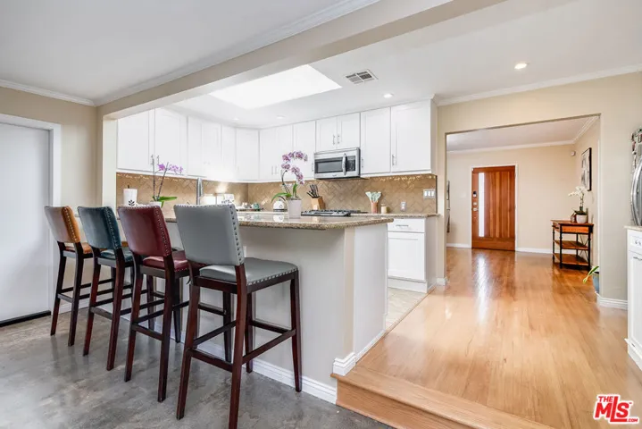 917 W Orange Grove Avenue, Burbank, California 91506