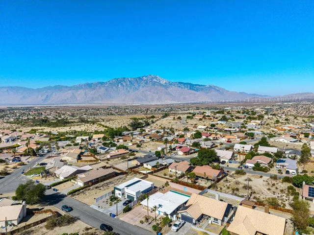 13777_Inaja_Street_Desert_Hot_Springs_35
