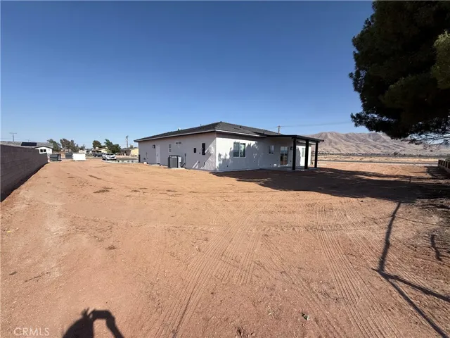10561 Mohawk, Apple Valley, California 92308