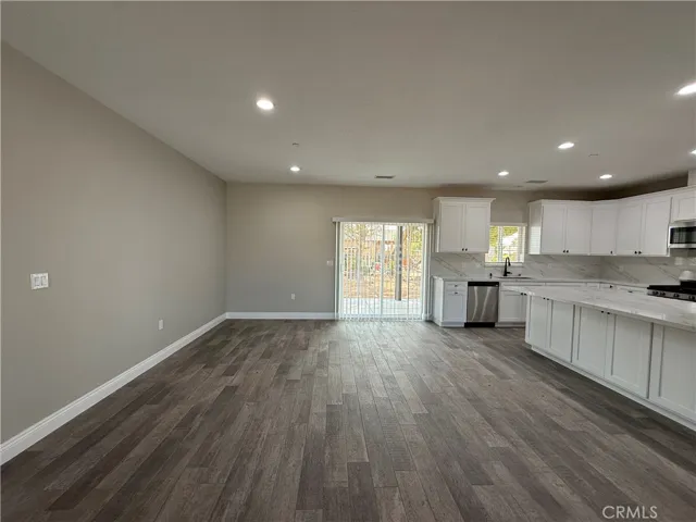 10561 Mohawk, Apple Valley, California 92308