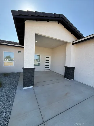 10561 Mohawk, Apple Valley, California 92308