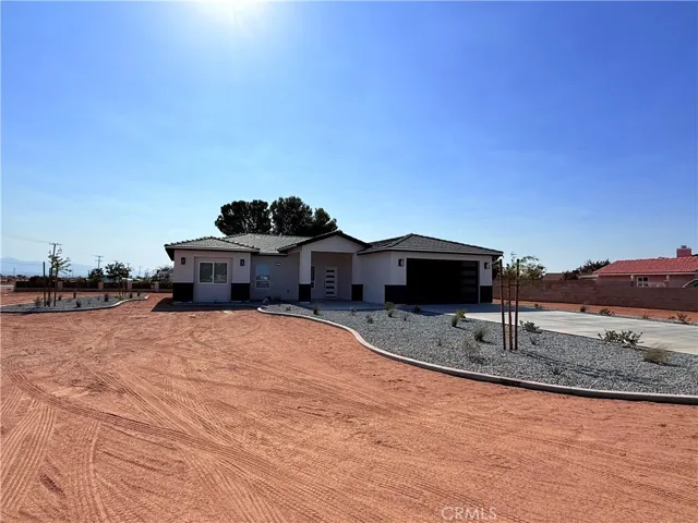 10561 Mohawk, Apple Valley, California 92308