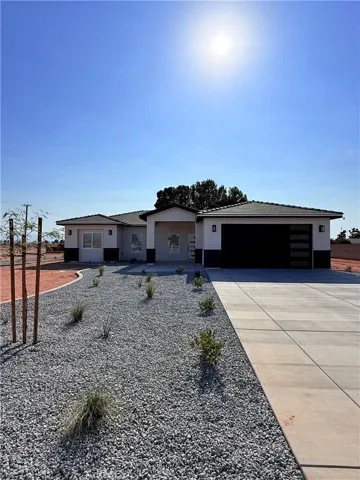 10561 Mohawk, Apple Valley, California 92308