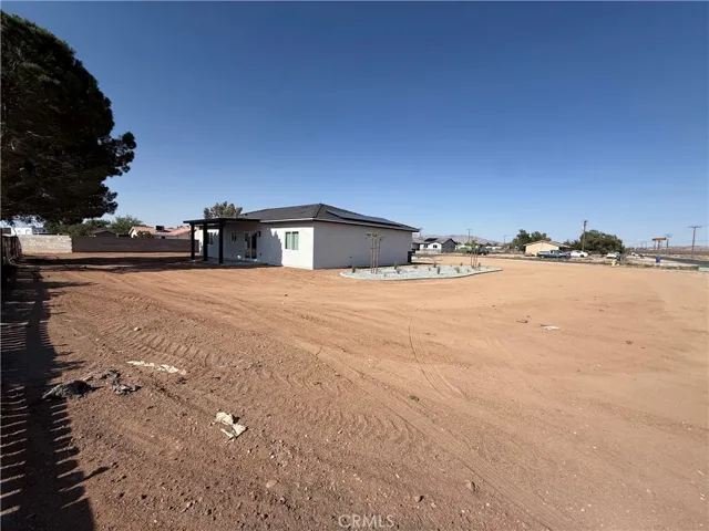 10561 Mohawk, Apple Valley, California 92308
