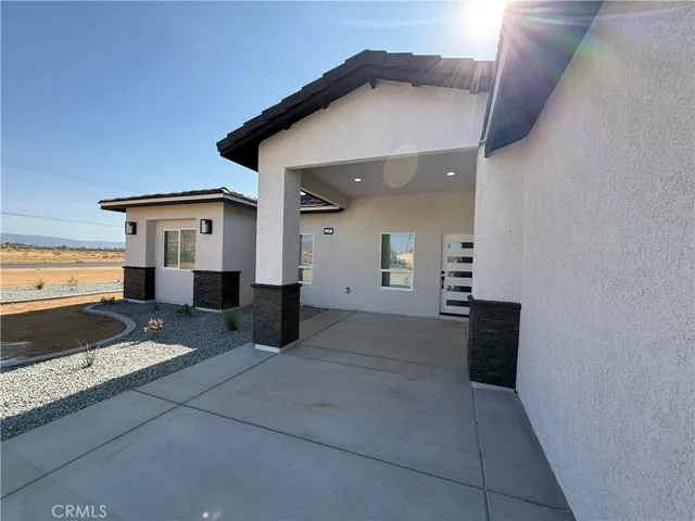 10561 Mohawk, Apple Valley, California 92308