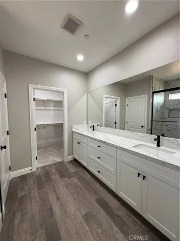 10561 Mohawk, Apple Valley, California 92308