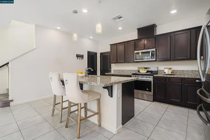 546 Avanti Way, Oakley, California 94561