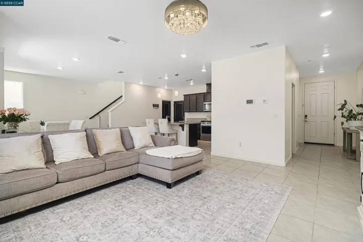 546 Avanti Way, Oakley, California 94561