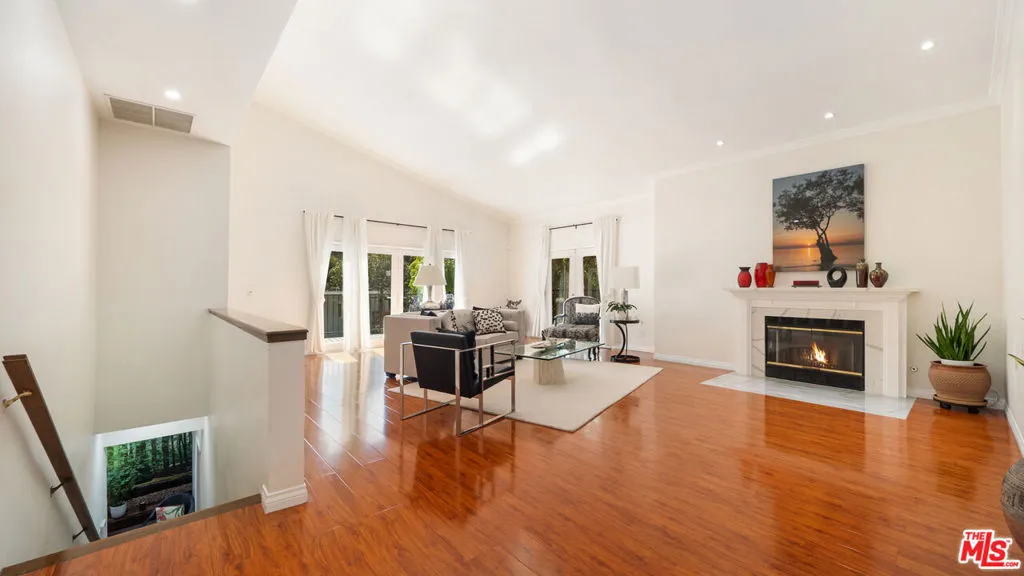 2655 Saxon Drive, Los Angeles, California 90065 home-pic-5