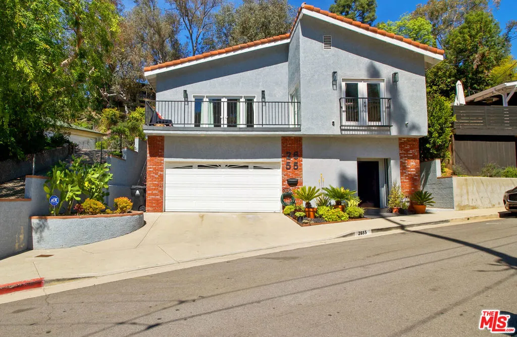 2655 Saxon Drive, Los Angeles, California 90065 home-pic-2