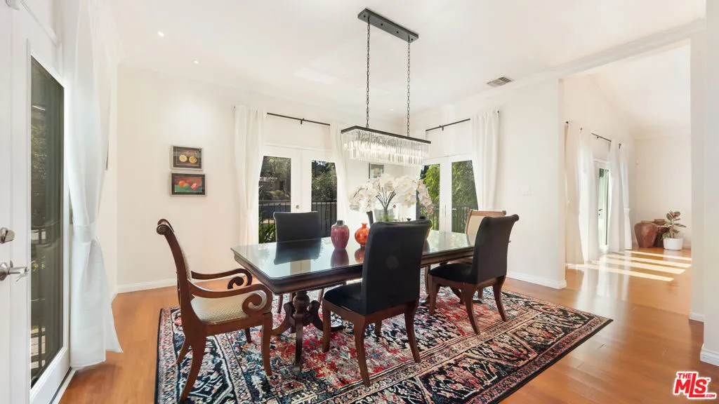 2655 Saxon Drive, Los Angeles, California 90065 home-pic-8