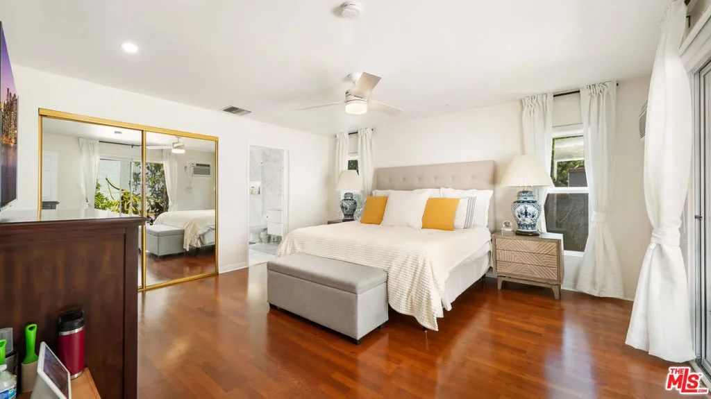2655 Saxon Drive, Los Angeles, California 90065 home-pic-25