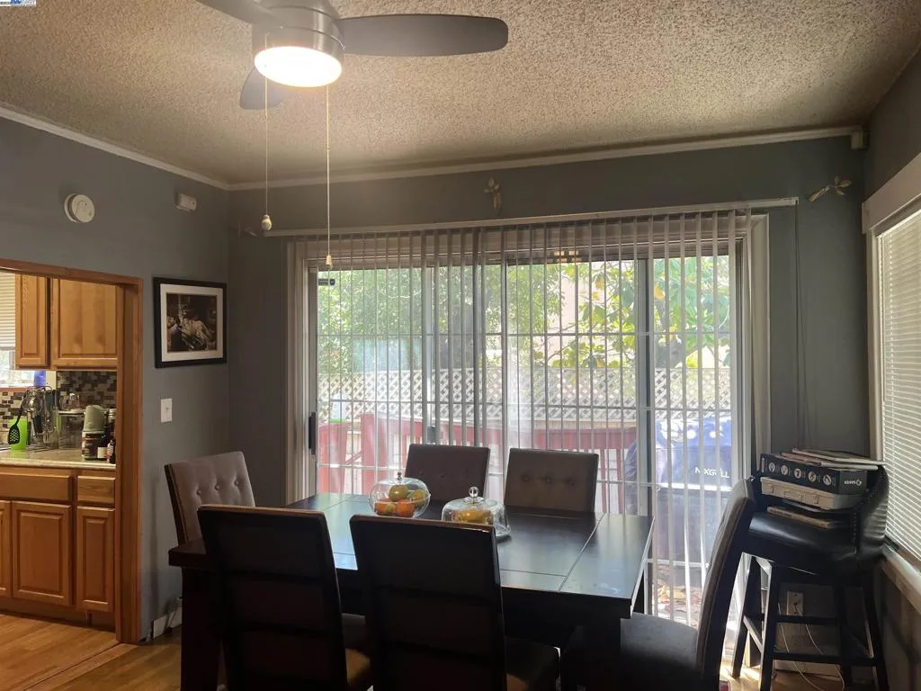 3118 63rd Ave, Oakland, California 94605 home-pic-2