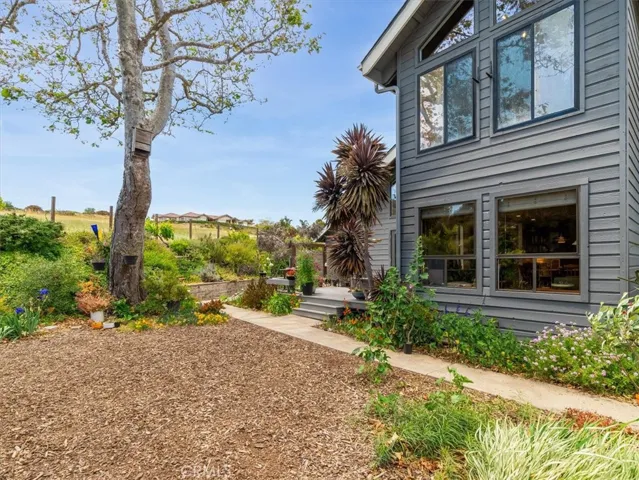 1750 La Luna Court, San Luis Obispo, California 93405