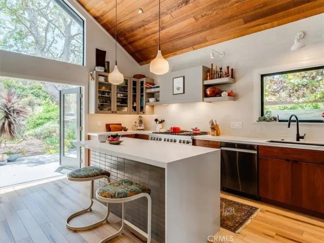1750 La Luna Court, San Luis Obispo, California 93405