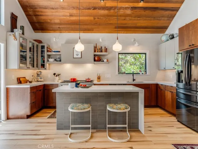 1750 La Luna Court, San Luis Obispo, California 93405