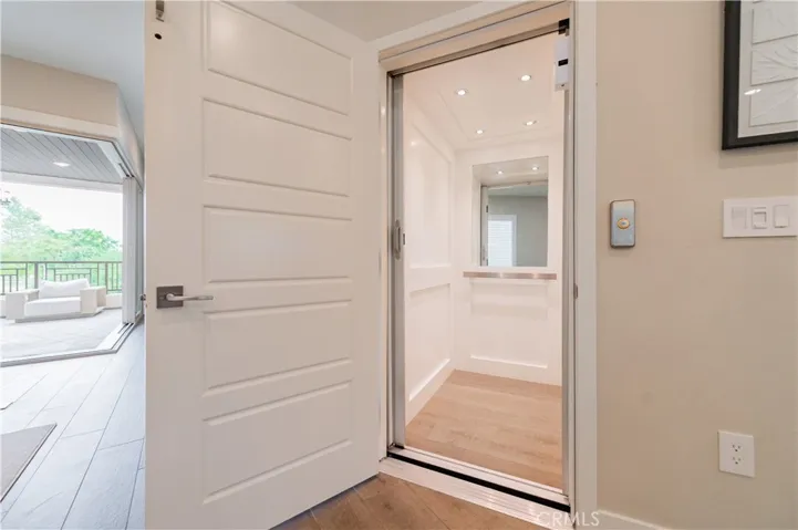 111 Bosque, Irvine, California 92618