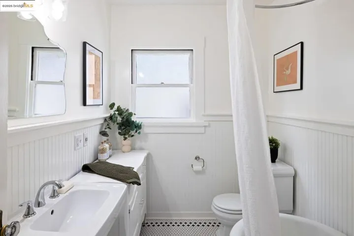 3915 Glen Park Rd, Oakland, California 94602