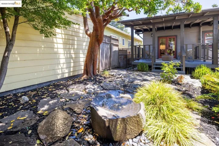 3915 Glen Park Rd, Oakland, California 94602